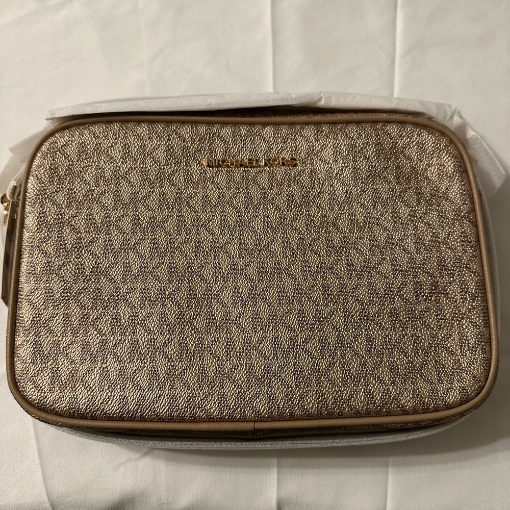MKhors purse